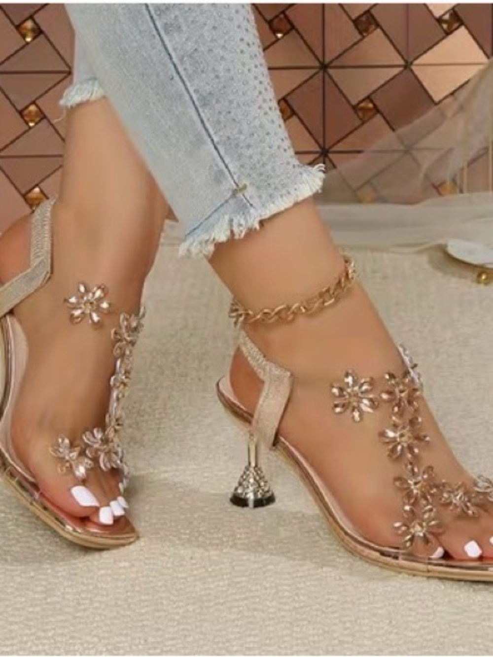 Brand New Women’s embellished Gold Floral T-Strap Kitten Heel Sandals.